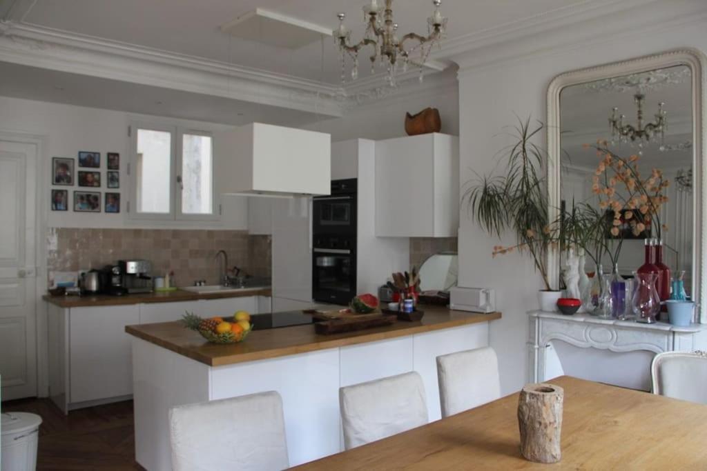 5 Bdr, 10 Ppl Georgous Typical Parisian Flat Appartamento